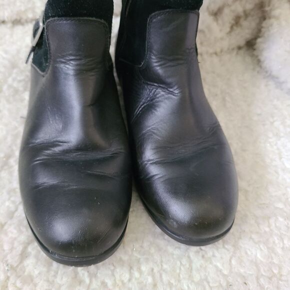 UGG Bellvue black leather sheepskin lined moto style‎ boots size 6 - Picture 2 of 12